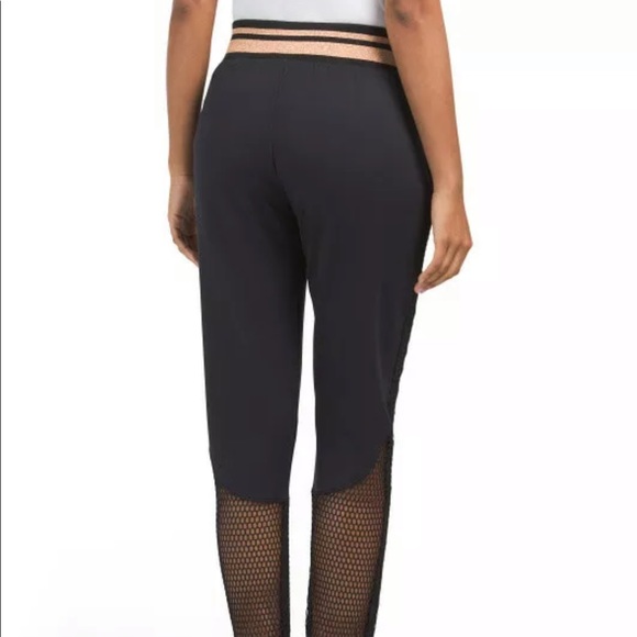 Lime & Vine mesh overlay jogger with mesh panels - Picture 6 of 16